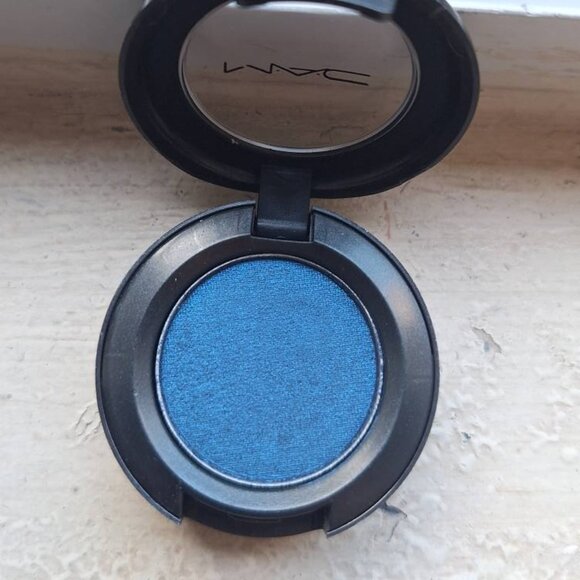 🔵 MAC Single Eyeshadow — Deep Truth (Swatched) - Picture 1 of 1